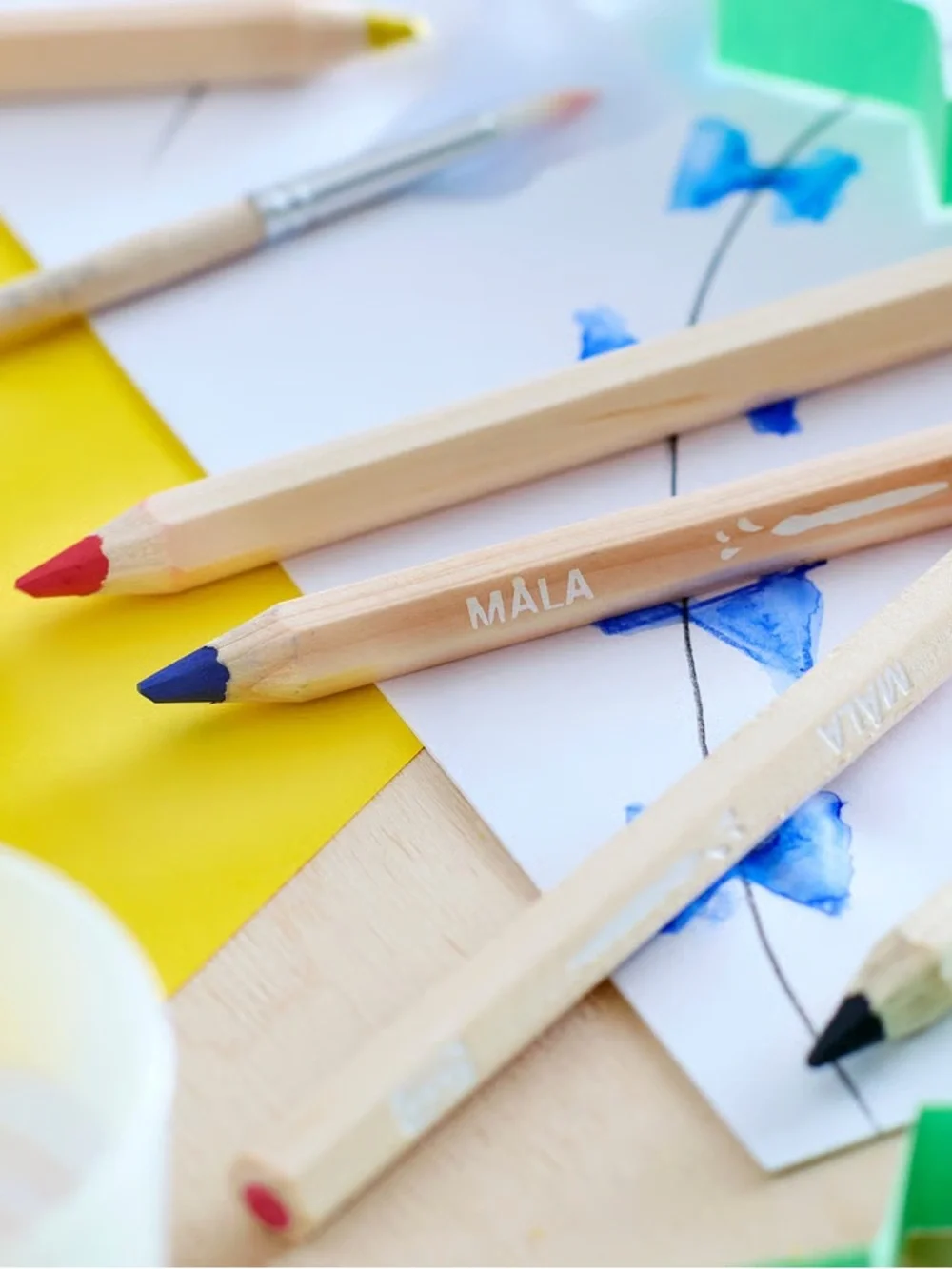 Multi-Color Felt Pens and Wooden Colored Pencil Set - Assorted Colors